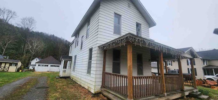 158 Center Street Picture Books, PA 17762, Lycoming County