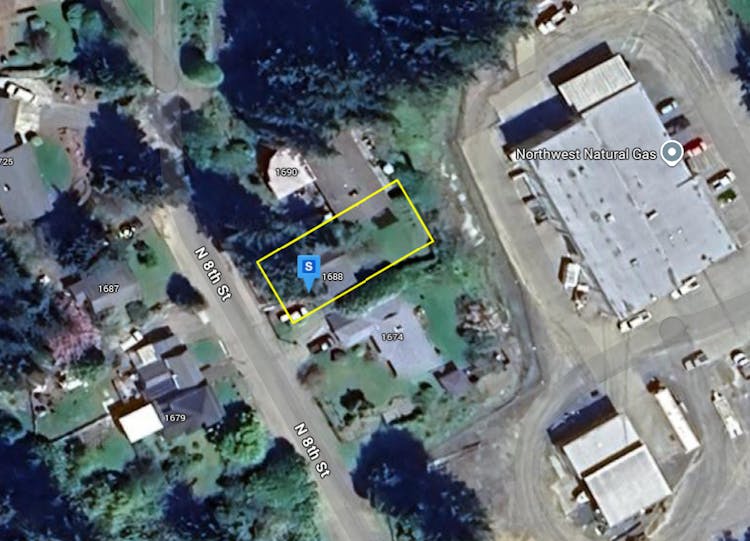 1688 N 8th St Coos Bay, OR 97420, Coos County