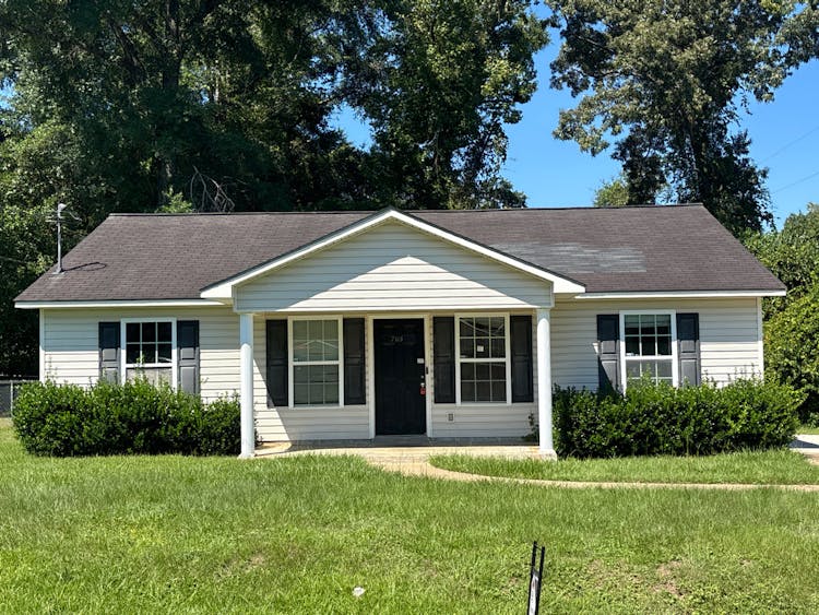 705 N Lamar St Bainbridge, GA 39817, Decatur County