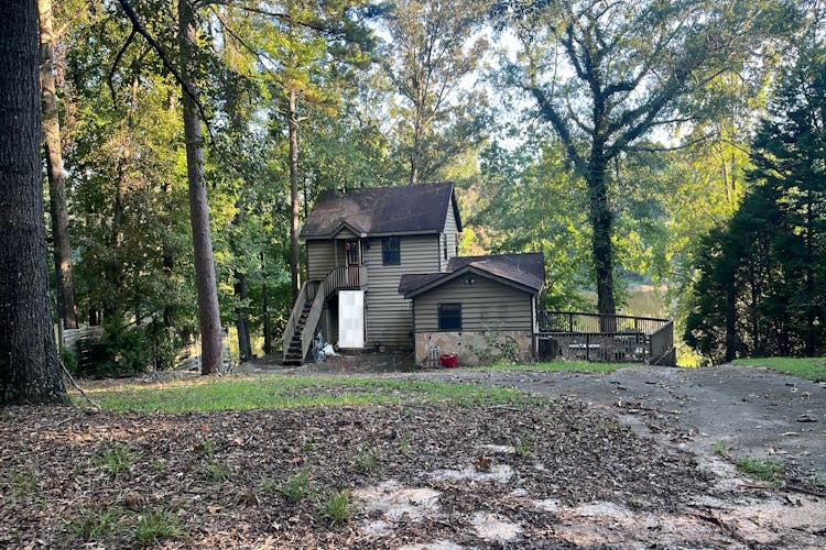 729 N Lake Dr Sandersville, GA 31082, Washington County