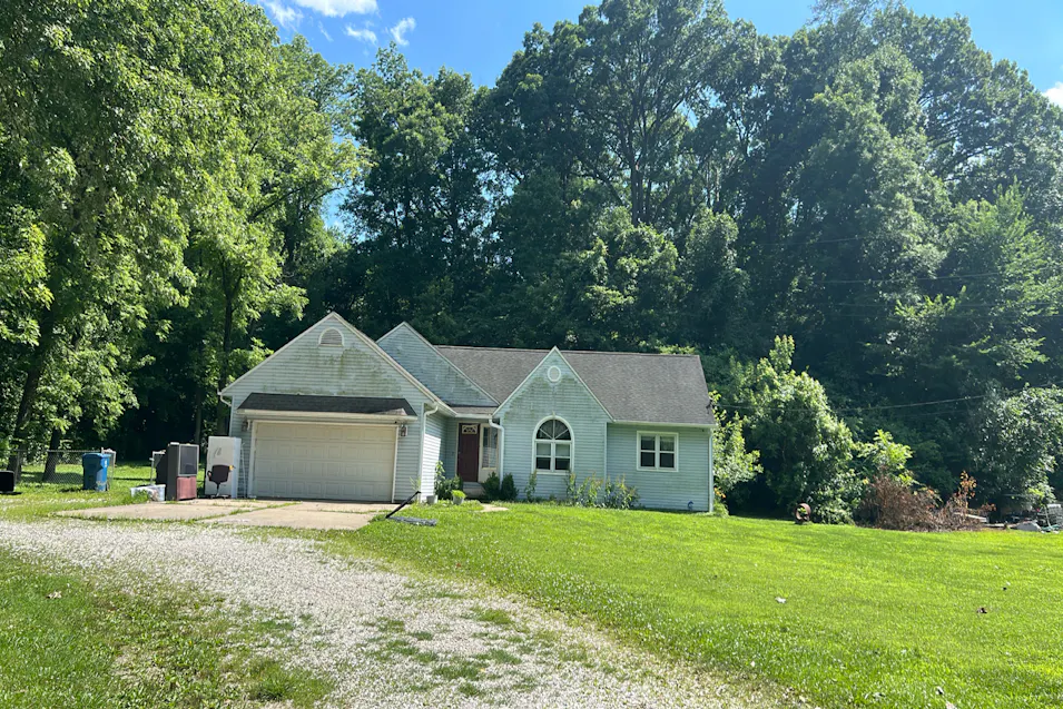 2750 N Rodgers Ave Alton, IL 62002, Madison County