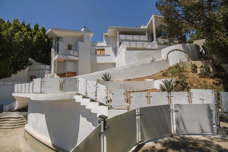 7571 Mulholland Dr Los Angeles, CA 90046, Los Angeles County