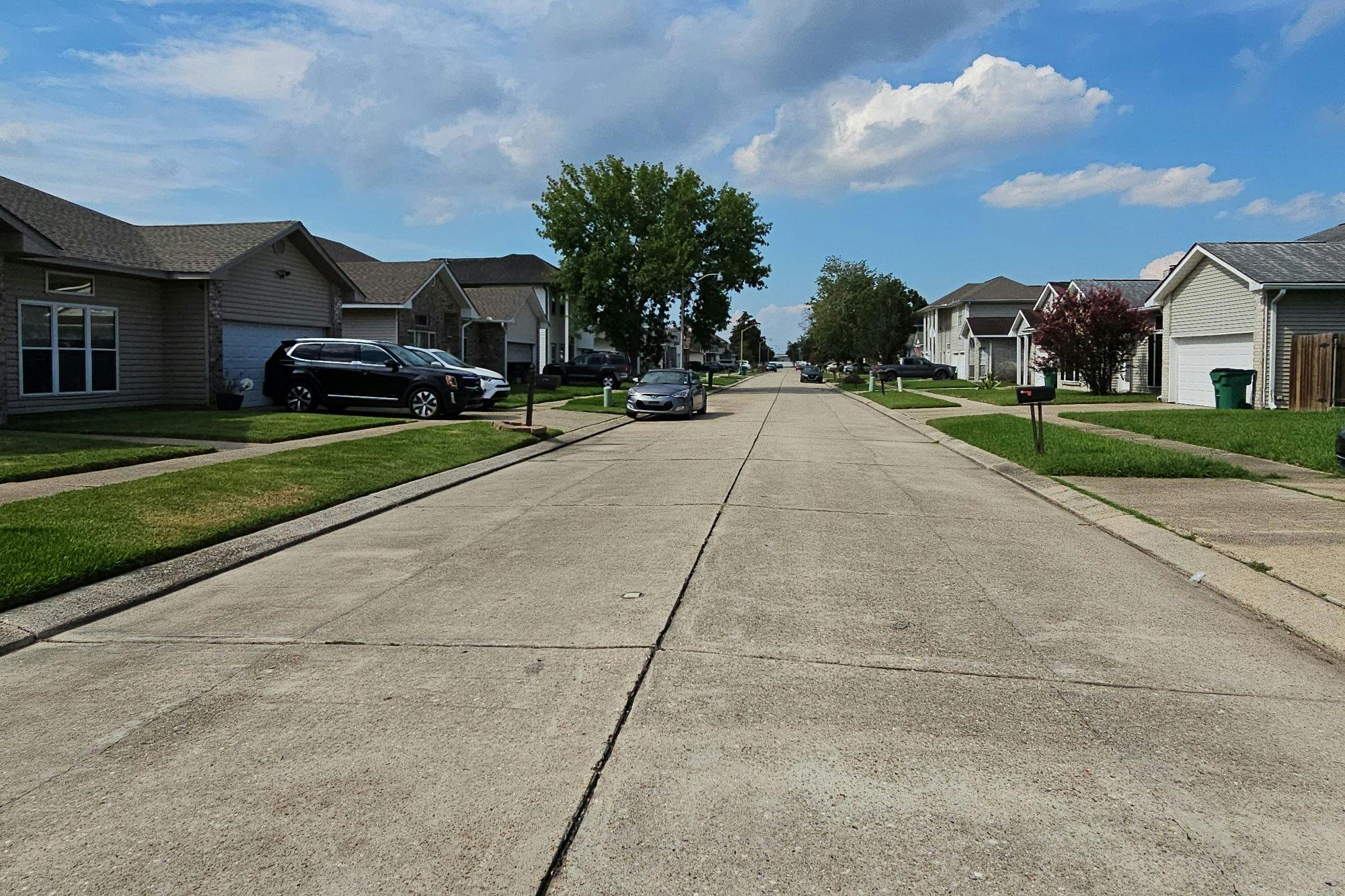 Vineyard Ln, Harvey, LA 70058