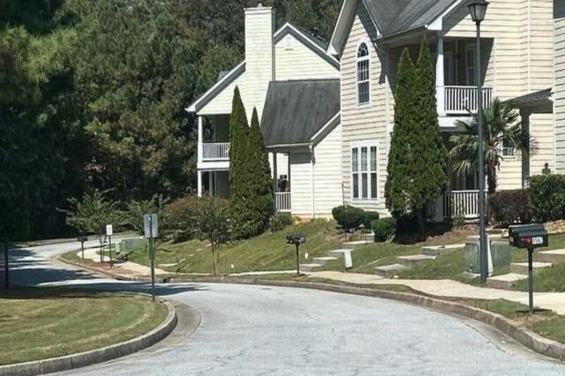 Parkway Cir, Atlanta, GA 30340