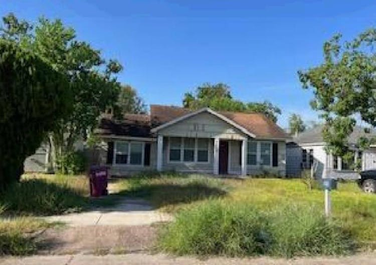 1018w 8th St Freeport, TX 77541, Brazoria County