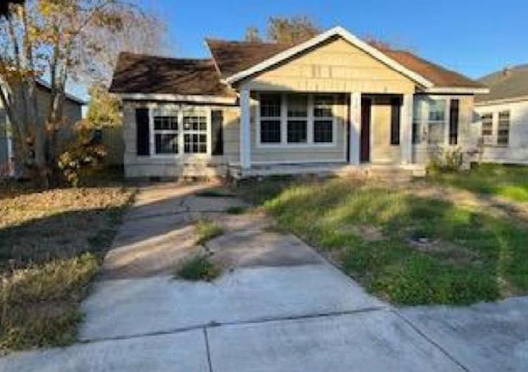 1018w 8th St Freeport, TX 77541, Brazoria County