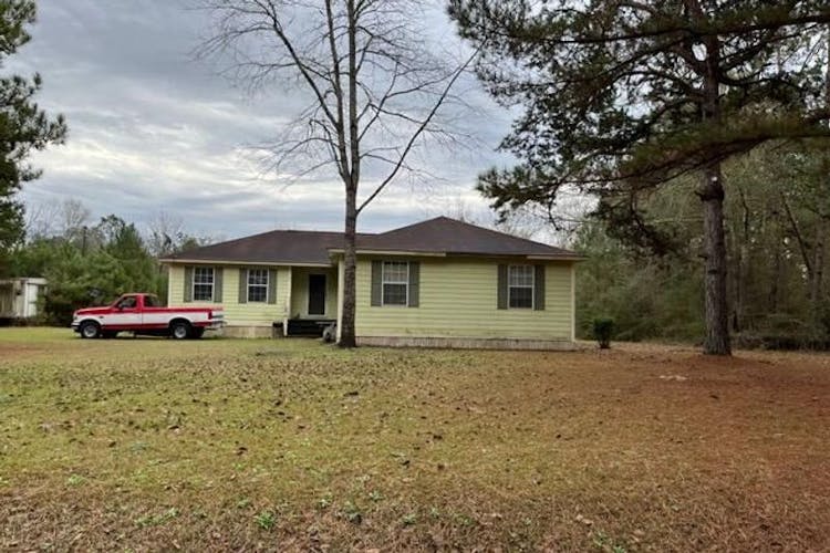 328 W Progress Rd Prentiss, MS 39474, Jefferson Davis County