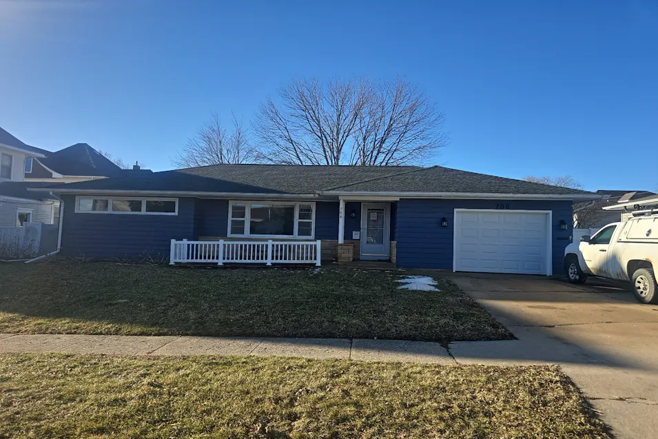 706 I Ave Grundy Center, IA 50638, Grundy County