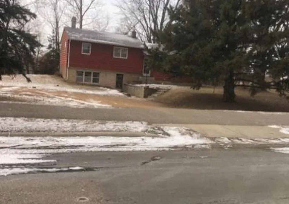 910 Golf Course Rd NW Hutchinson, MN 55350, McLeod County