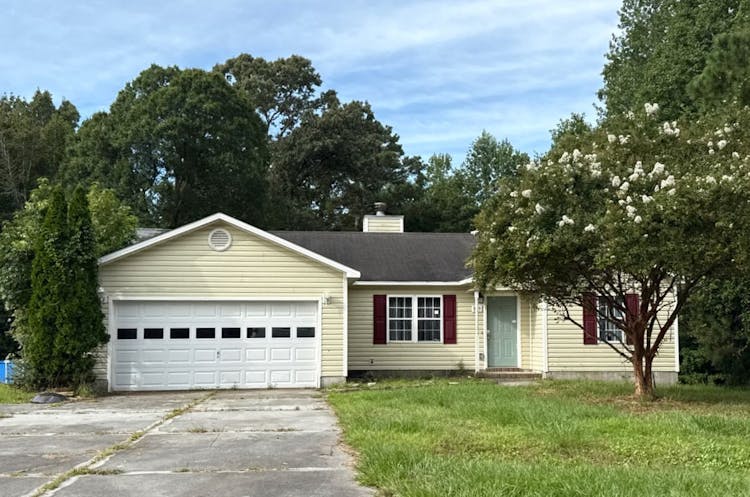 1049 Shirley Dr Jacksonville, NC 28540, Onslow County