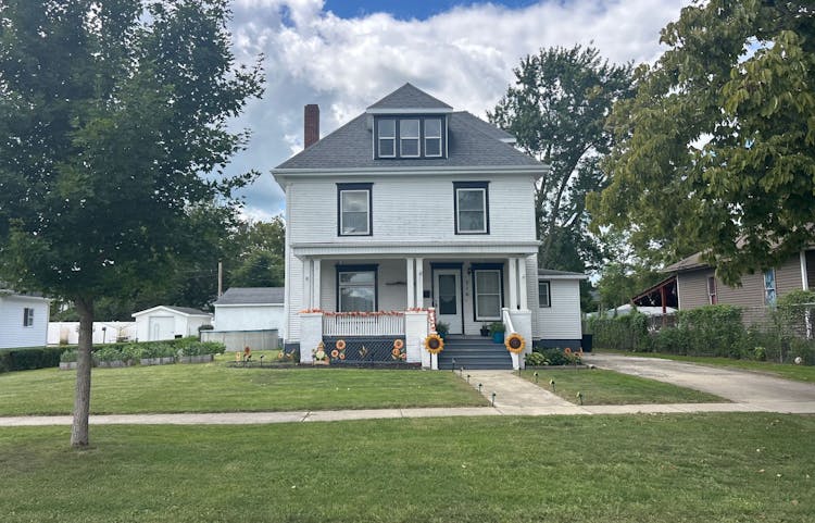 516 S Thomas St Gilman, IL 60938, Iroquois County