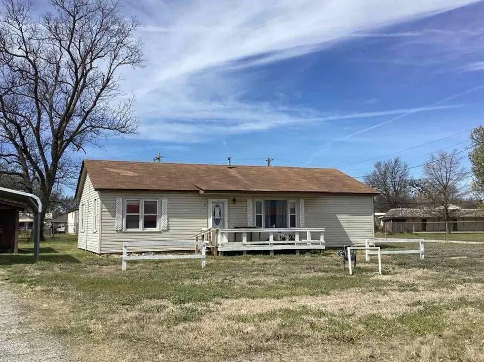 107 S Railroad St Chouteau, OK 74337, Mayes County