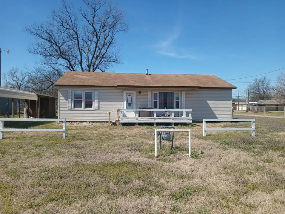 107 S Railroad St Chouteau, OK 74337, Mayes County