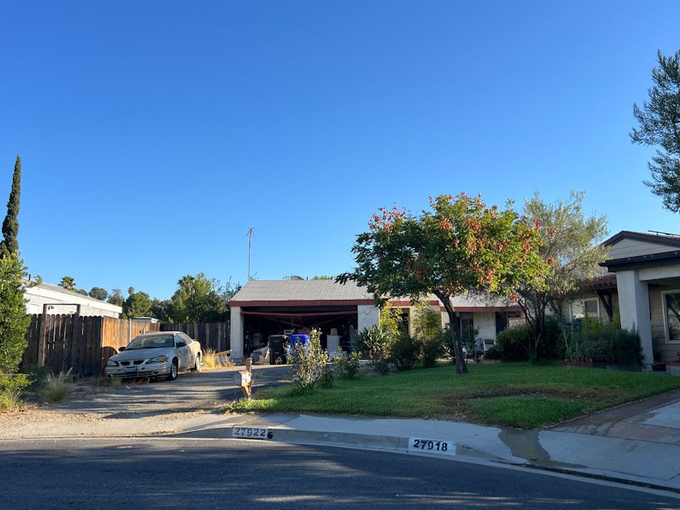 27922 Meadowcreek Road Santa Clarita ( Canyon Country Area), CA 91351, Los Angeles County