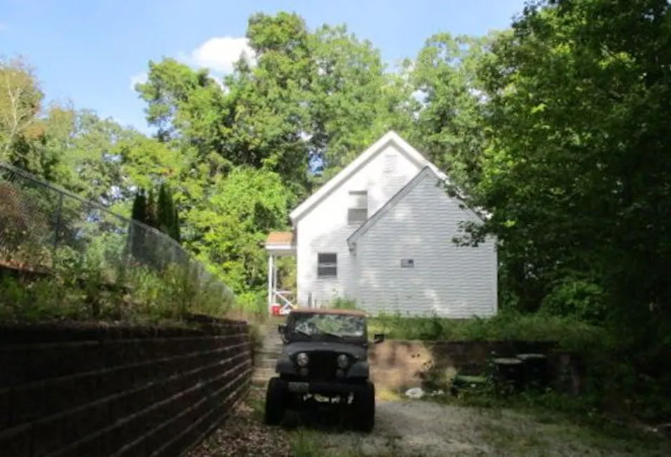 39 Summit Street Franklin, NH 03235, Merrimack County