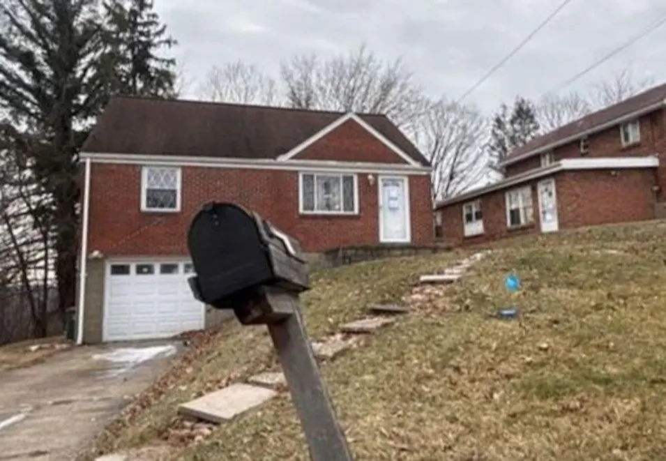 2542 Mohawk Dr McKeesport, PA 15131, Allegheny County