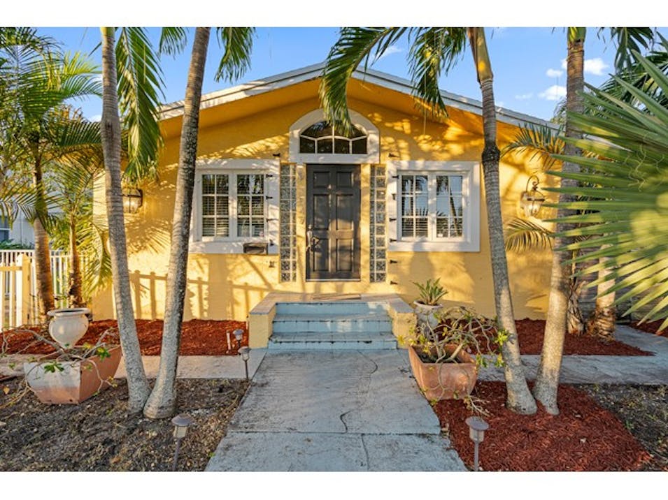 1547 Harrison St Hollywood, FL 33020, Broward County