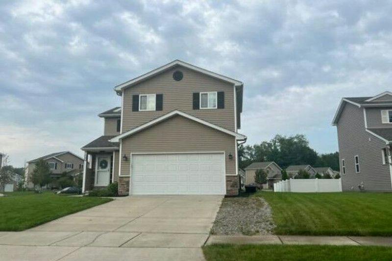 Fountain Park Dr, Waterford, MI 48327