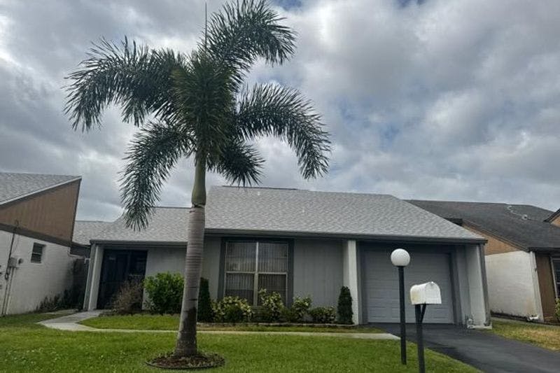 9801 Maplecrest Cir  