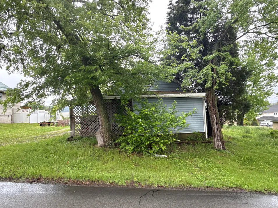 1042 Ewing St Washington, PA 15301, Washington County