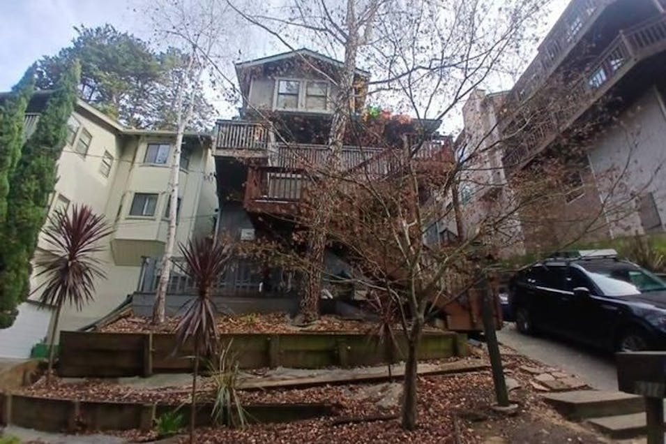 6318 Doran Drive Oakland, CA 94611, Alameda County