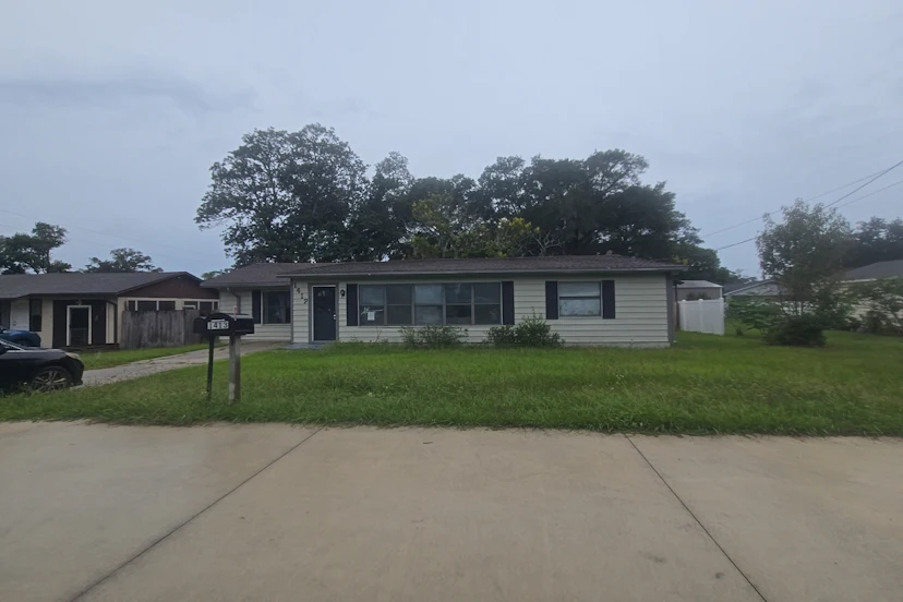 1412 N Garfield Ave,