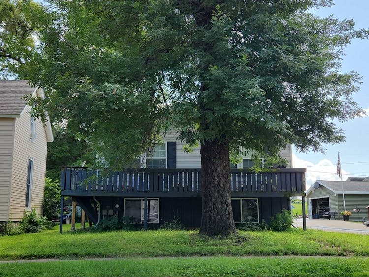 605 2nd Avenue NW Waseca, MN 56093, Waseca County