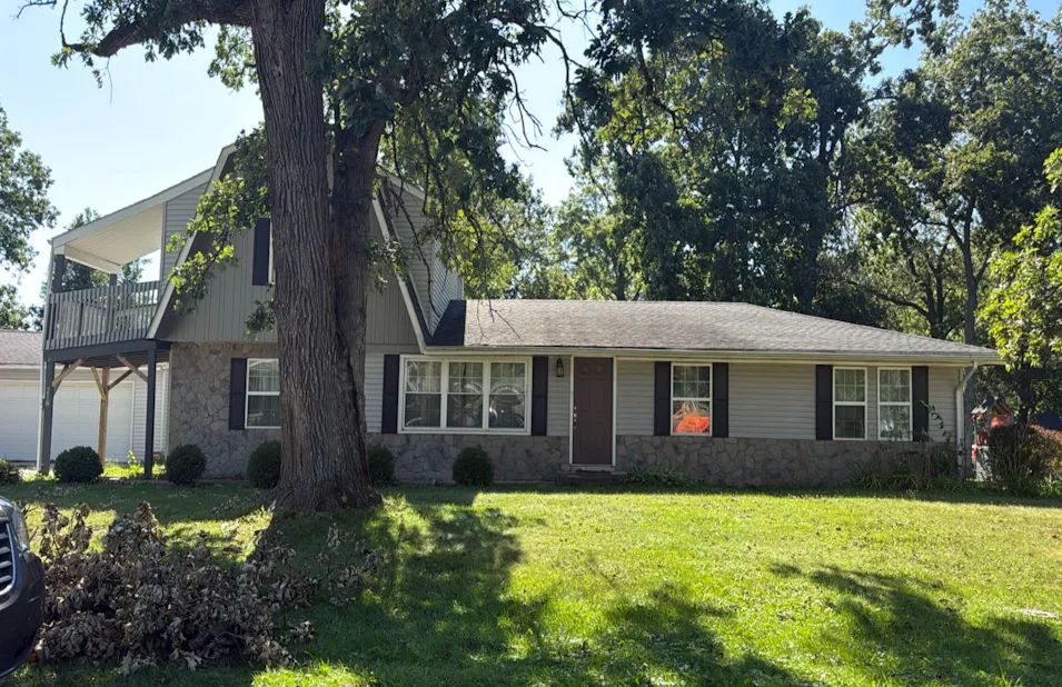 218 Hickory Pl Lowell, IN 46356-2407, Lake County