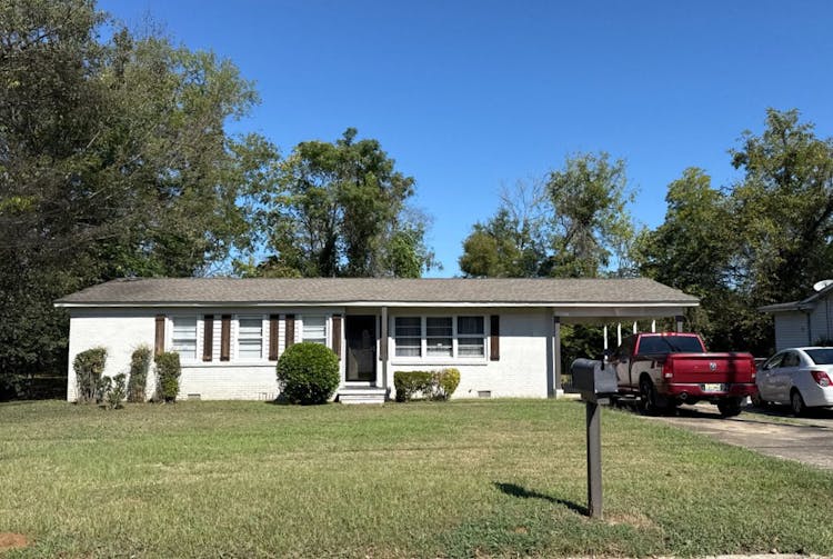 1332 Orlando Cir NE Birmingham, AL 35215, Jefferson County