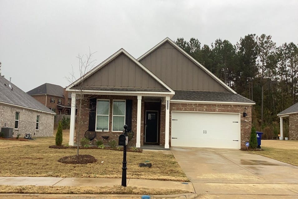 2528 Farmville Lakes Dr Auburn, AL 36830, Lee County