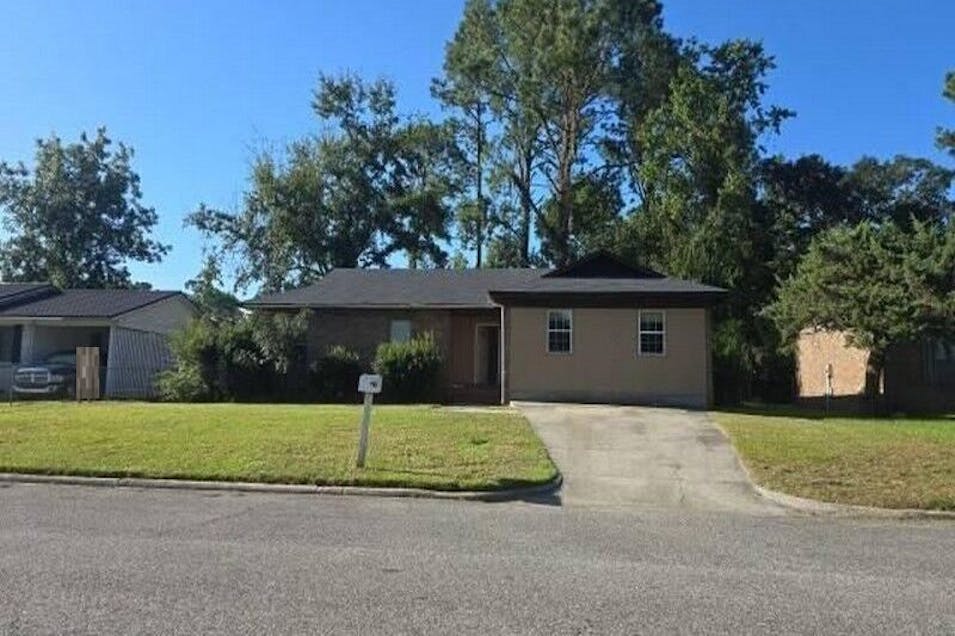 905 E Brookwood Dr Valdosta, GA 31601-3474, Lowndes County