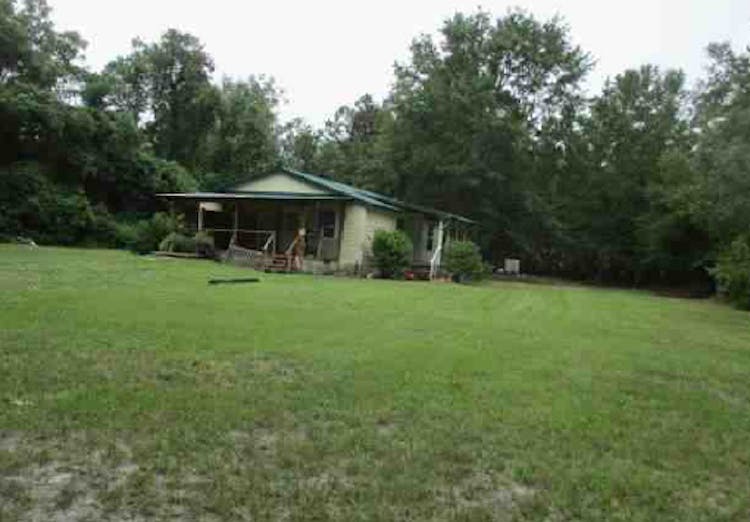 185 Pennsylvania Ave Homeland, GA 31537, Charlton County