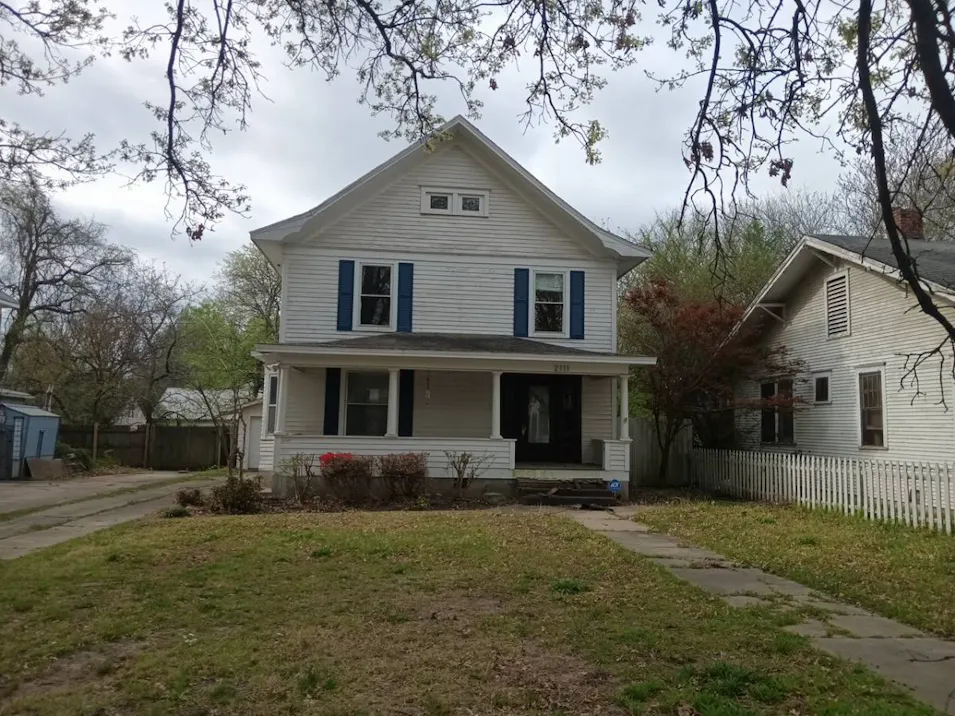 2111 Boston St Muskogee, OK 74401-5230, Muskogee County