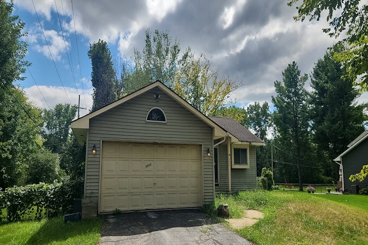 5035 Maybee Rd Clarkston, MI 48346-4334, Oakland County