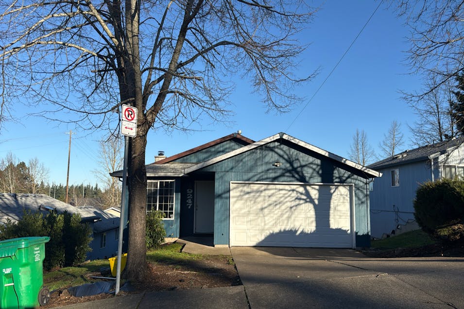 9247 NE Holladay St Portland, OR 97220, Multnomah County