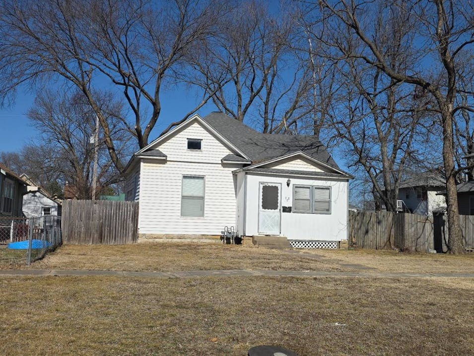 908 W Maple St Independence, KS 67301, Montgomery County