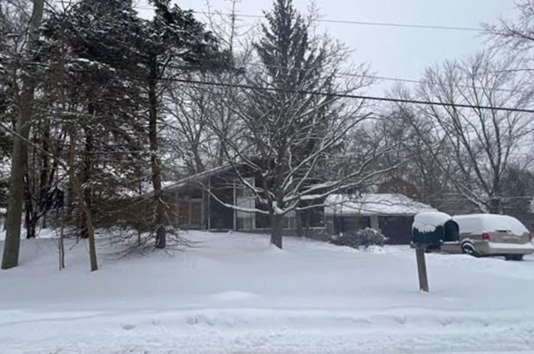 9363 Southeastern St White Lake, MI 48386-3157, Oakland County