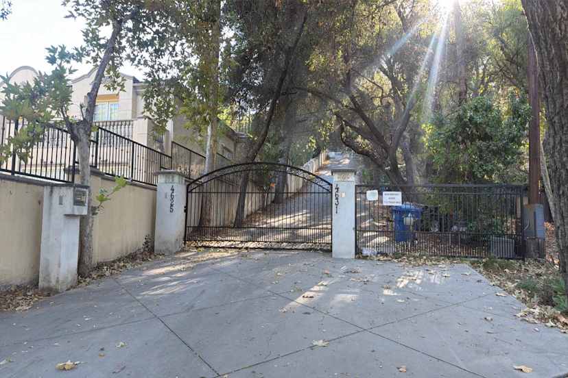4625 Louise Ave Encino, Ca 91316 Aka 4625 Louise Ave