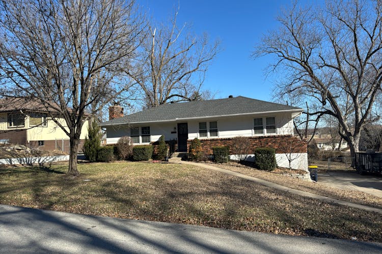 2308 NW Powderhorn Dr Kansas City, MO 64154, Platte County