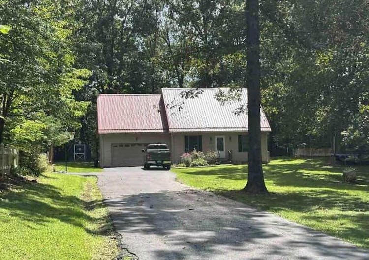 190 Berwick Ln Benton, KY 42025, Calloway County