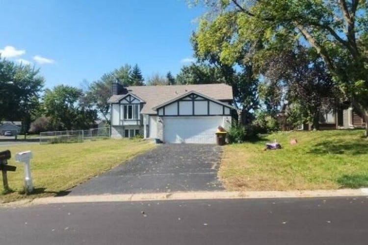 13798 Yosemite Avenue South Savage, MN 55378, Scott County