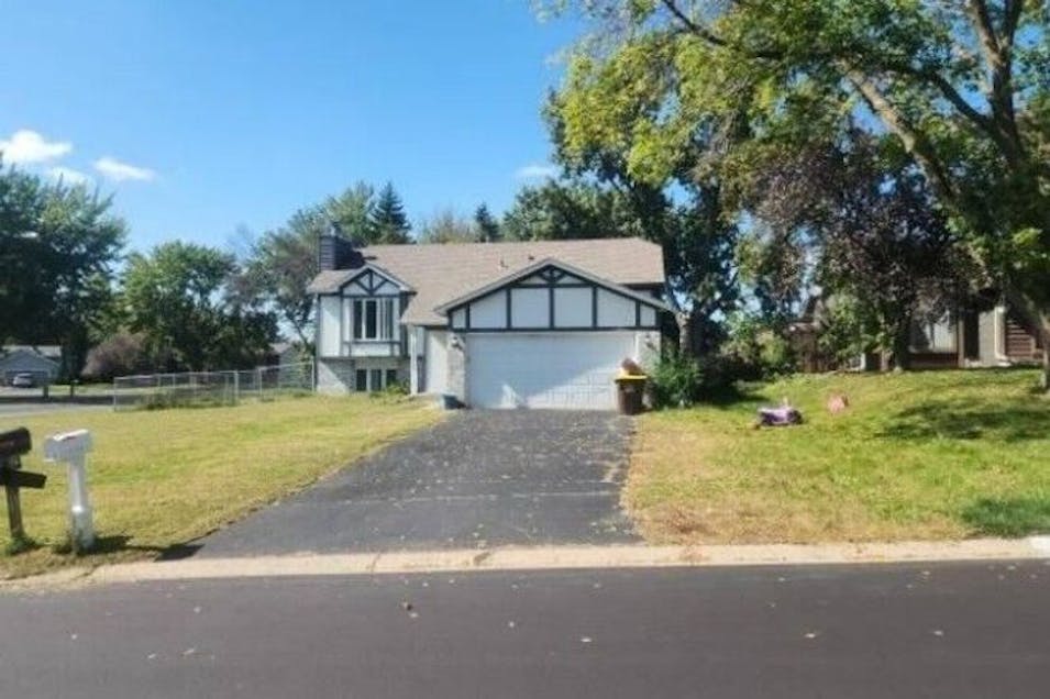 13798 Yosemite Avenue South Savage, MN 55378, Scott County