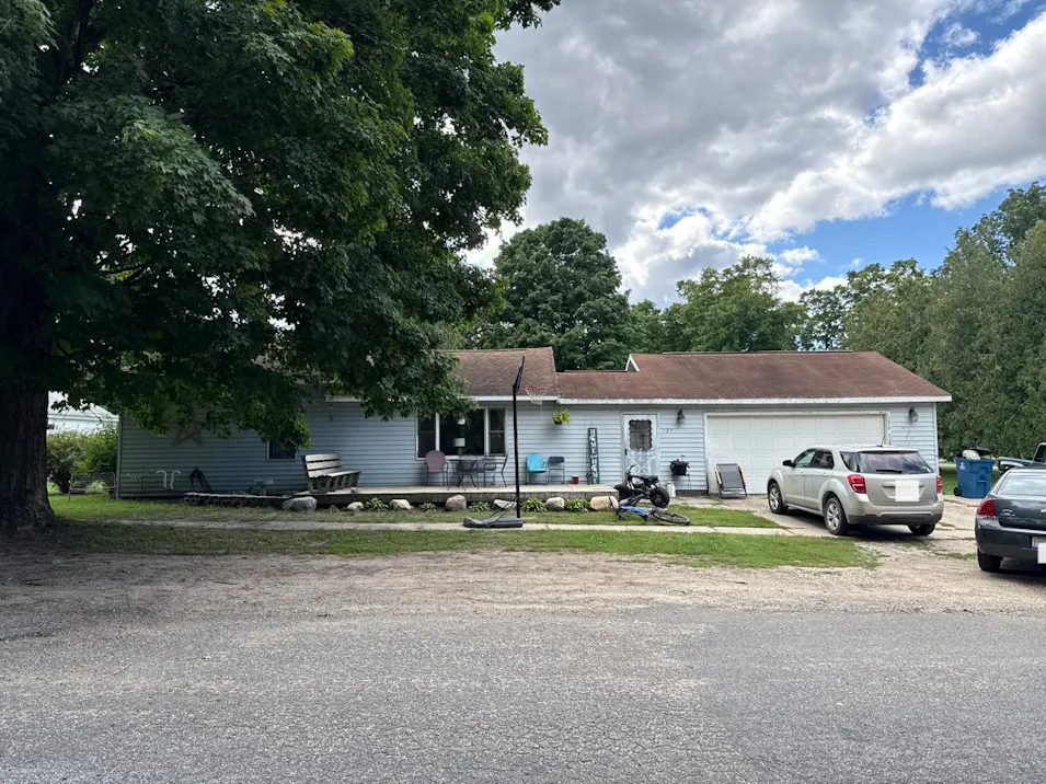 127 Godfrey St Howard City, MI 49329, Montcalm County