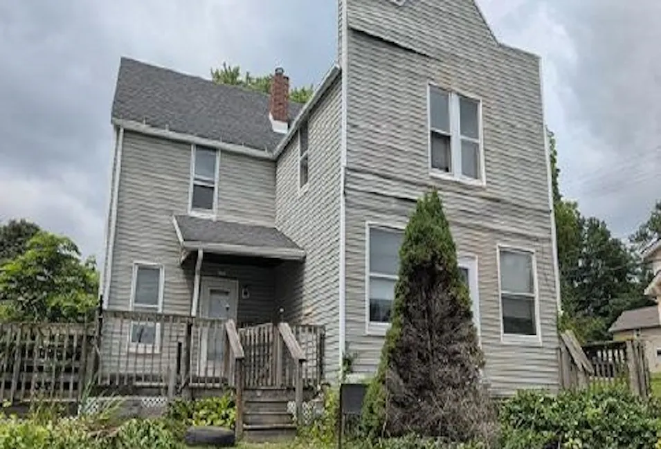 1857 Maple Ave NE Canton, OH 44705, Stark County