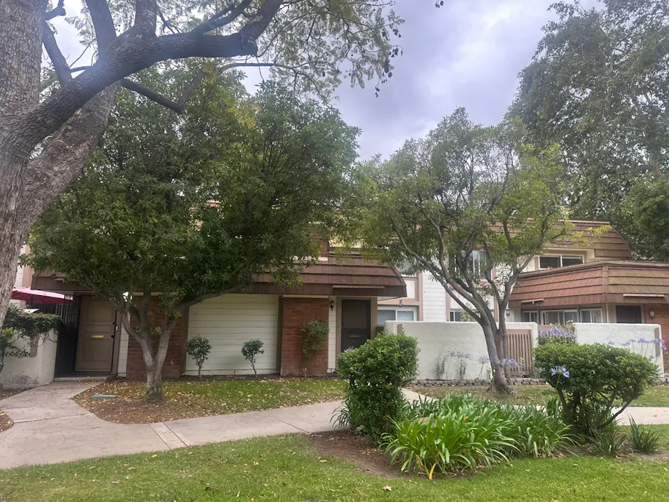 10339 Larwin Ave Chatsworth, Ca 91311 Aka 10339 Larwin Ave Los Angeles, CA 91311, Los Angeles County