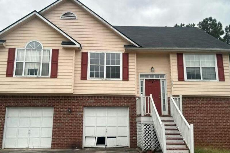 Crestridge Ln, Riverdale, GA 30296