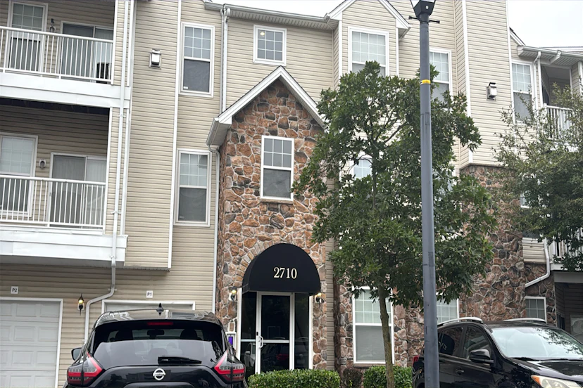 2710 Gresham Way Unit 304