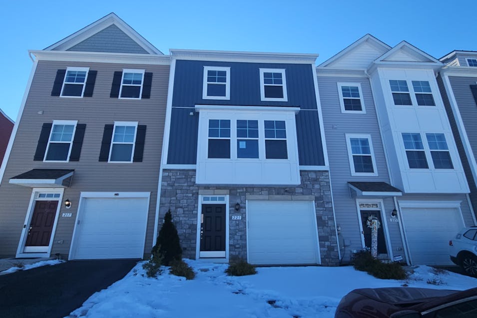 221 Hillsdale Place Martinsburg, WV 25403, Berkeley County