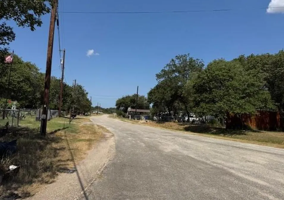 3938 Cannon Wood Elmendorf, TX 78112, Bexar County