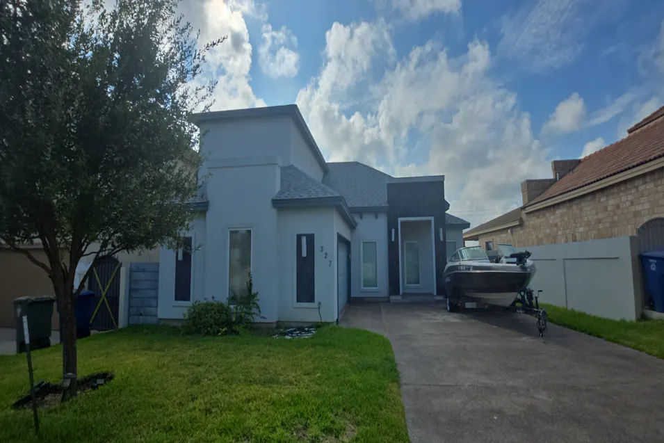 327 Altozano Dr Laredo, TX 78045, Webb County